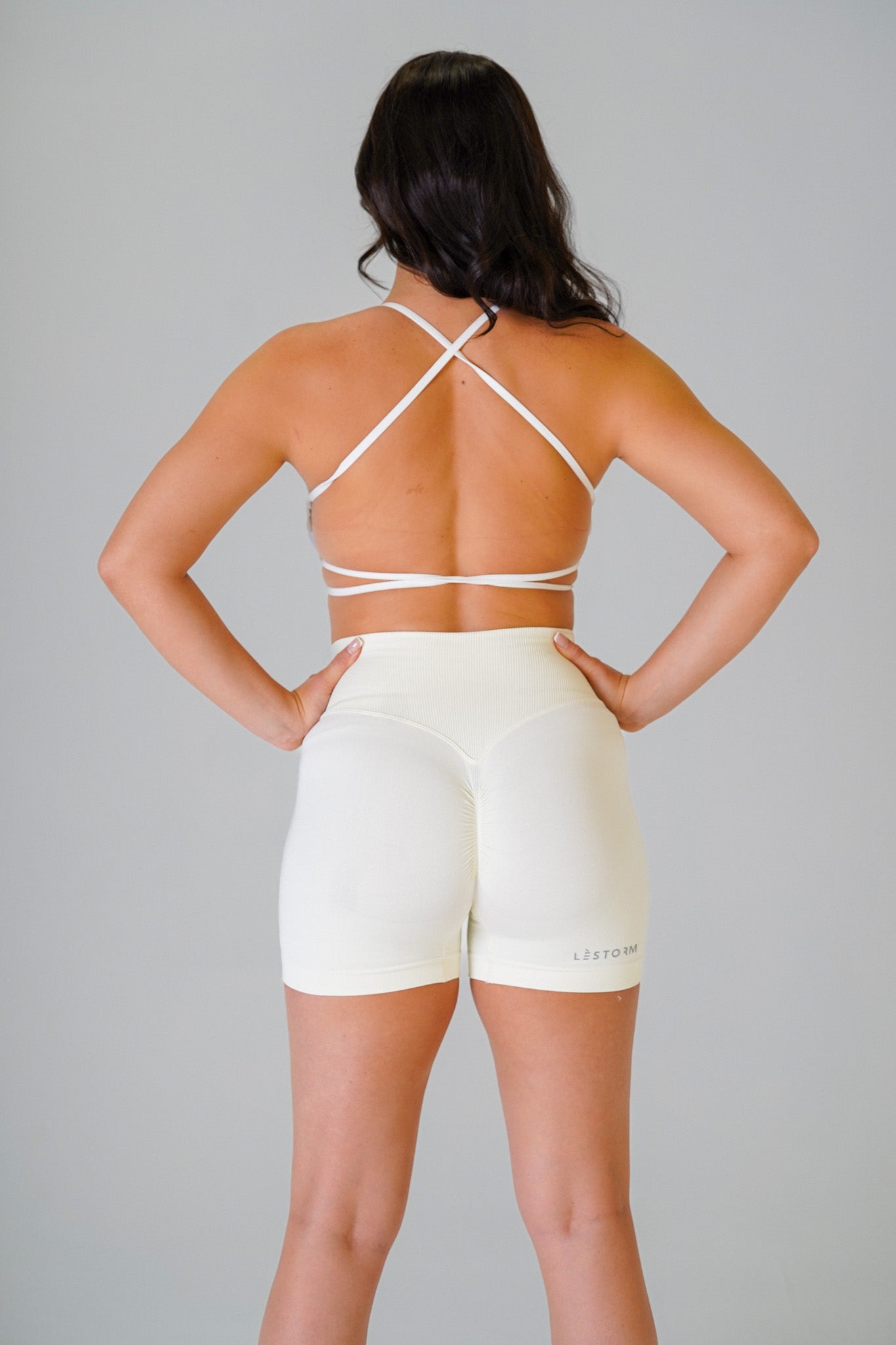 Volume Shorts Cream