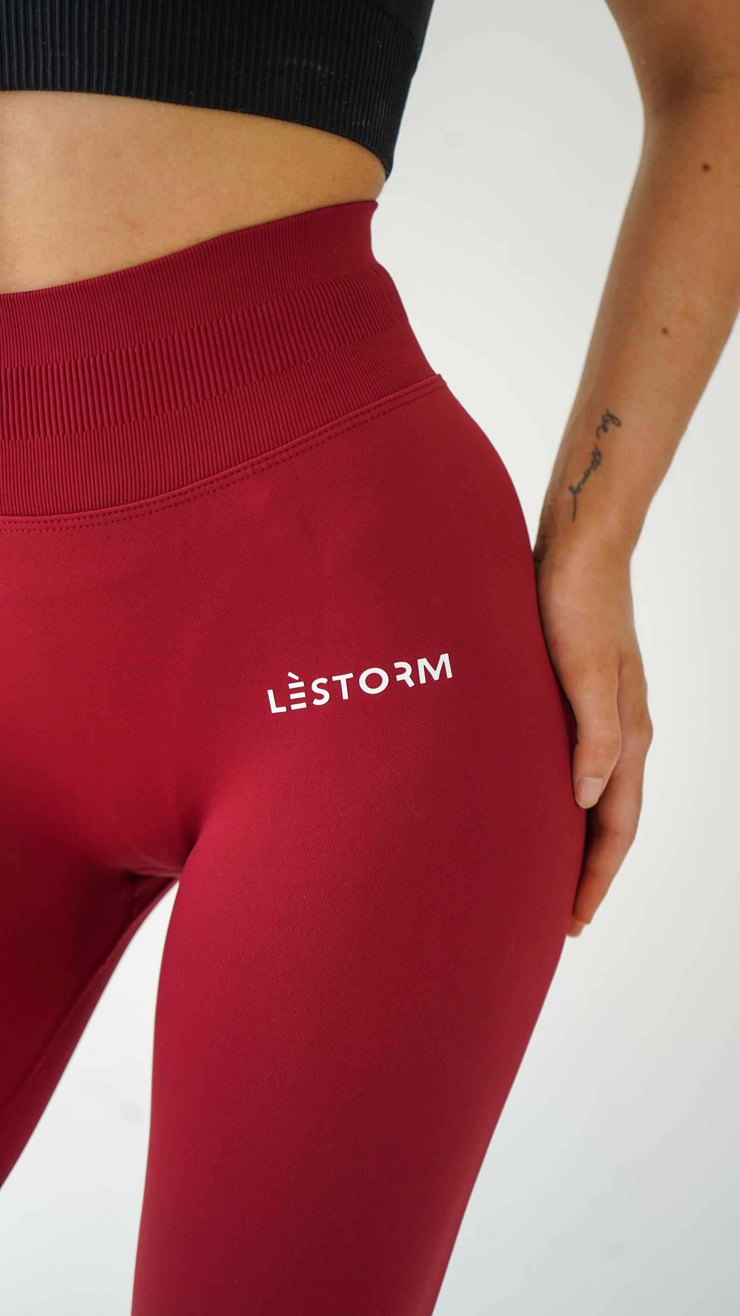 Lift Scrunch Leggings cherry red