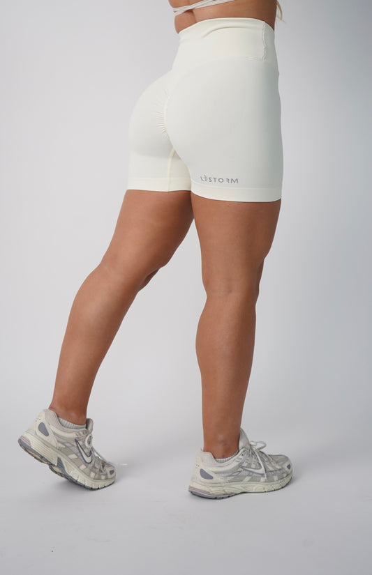 Volume Shorts Cream