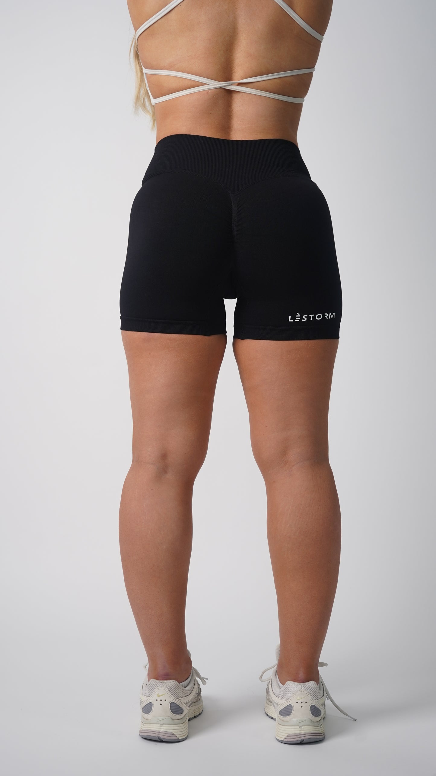 Volume Shorts Black